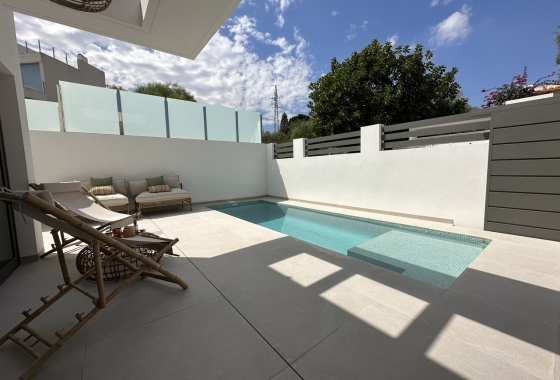 Resale - Villa - Daya Nueva