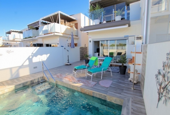 Resale - Villa - Daya Nueva