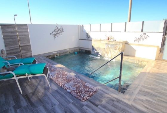 Resale - Villa - Daya Nueva