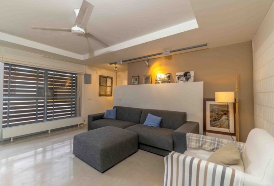 Resale - Villa - Orihuela Costa - Campoamor