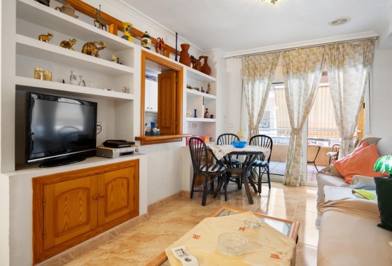 Resale - Apartment / flat - Torrevieja - La Mata pueblo