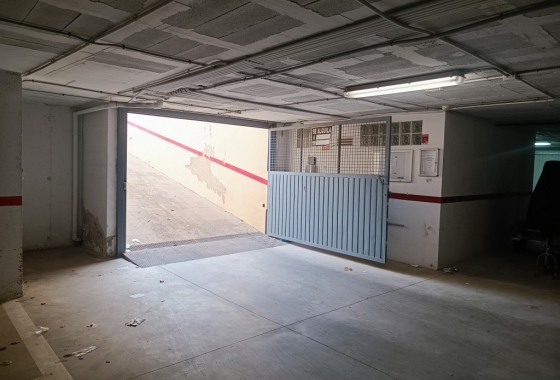 Resale - Garage - Torrevieja -  Urbanization