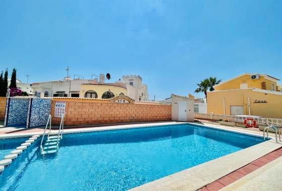 Resale - Villa - Orihuela Costa - Playa Flamenca Norte