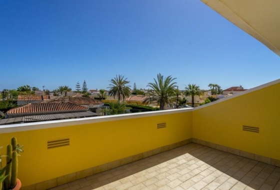 Resale - Villa - Torrevieja