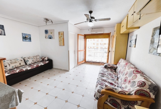 Resale - Apartment / flat - La Mata