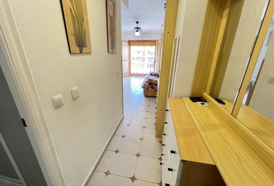 Resale - Apartment / flat - La Mata