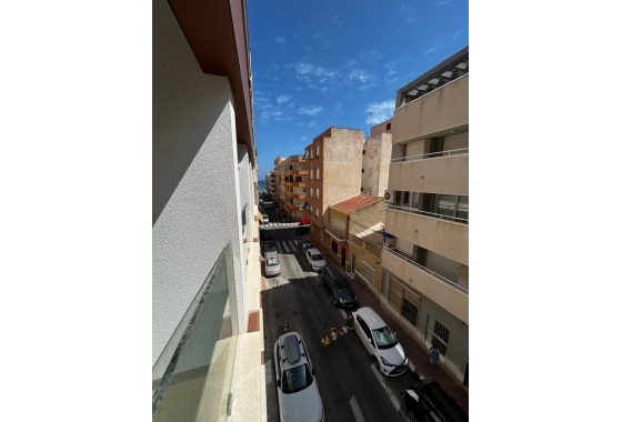 Resale - Apartment / flat - Torrevieja - Torrevieja - Playa de los Locos