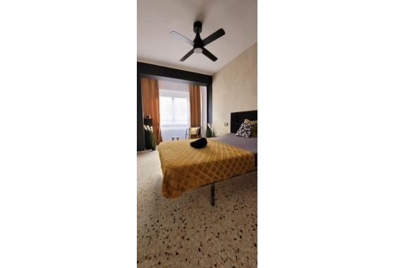 Resale - Apartment / flat - Torrevieja - Playa Acequion