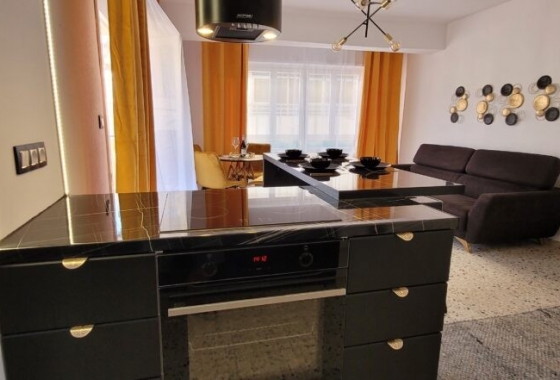 Resale - Apartment / flat - Torrevieja - Playa Acequion