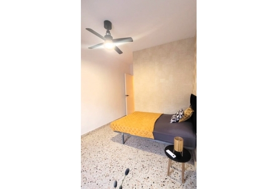 Resale - Apartment / flat - Torrevieja - Playa Acequion