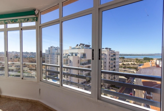 Resale - Apartment / flat - La Mata