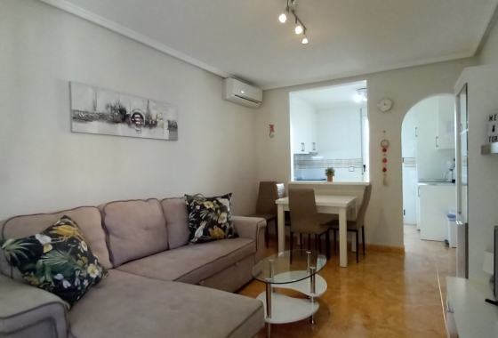 Resale - Townhouse - Torrevieja -  Urbanization